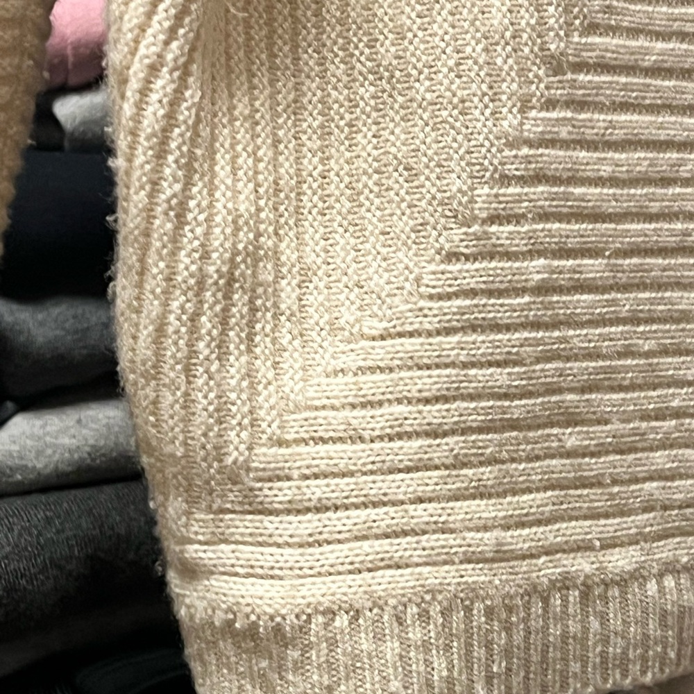 Uniqlo x Lemaire cream sweater - Picture 6 of 6